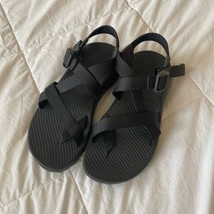 Black womens size 7 chaco sandals